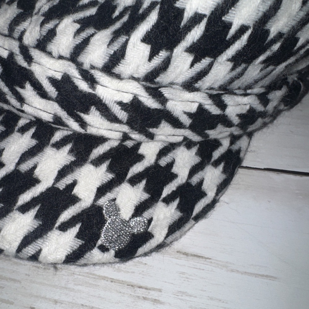 Disney Parks Hat Womens Adult White Black Houndstooth Newsboy Mickey Accent Cap - Picture 2 of 9